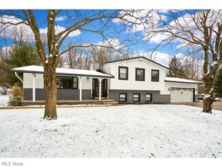 1363 Partridge Ln, Akron, OH 44333
