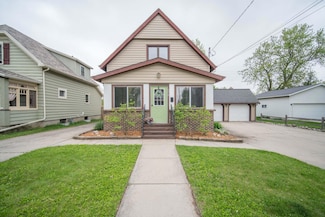 690 North St, West Bend, WI 53090
