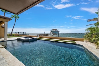 422 55th Ave, Saint Pete Beach, FL 33706