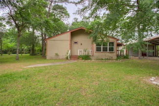 81 Westlake Rd, Trinity, TX 75862