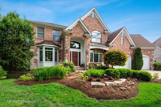 1005 Penny Ln, Wheaton, IL 60189