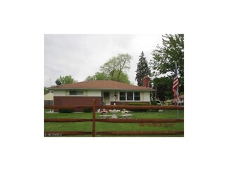 1201 Dodge Dr NW, Warren, OH 44485