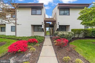 27 B E Daisy La, Mount Laurel, NJ 08054