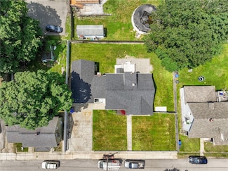 58 East St, West Warwick, RI 02893