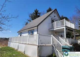 7696 Fawn Ln, Tobyhanna, PA 18466