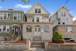 24 W 30th St, Bayonne, NJ 07002