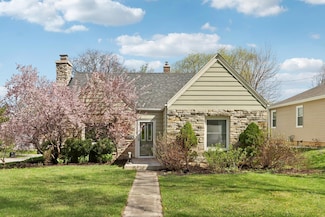 11224 W Wisconsin Ave, Milwaukee, WI 53226