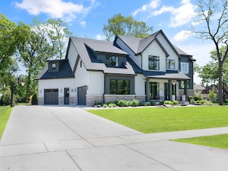 844 S Julian St, Naperville, IL 60540