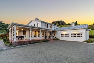 365 Race Horse Ln, Watsonville, CA 95076