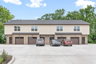 402 Shelby St, Clarksville, TN 37042