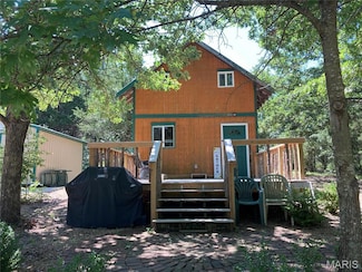 421 Park Ln, Union, MO 63084