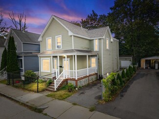 17 Oakland St, Lowell, MA 01851