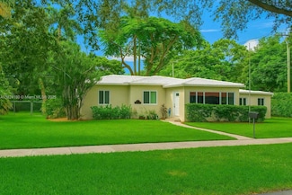 324 La Villa Dr, Miami Springs, FL 33166