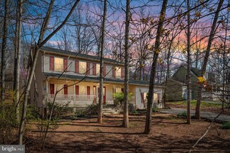 208 Laurel Dr, Cross Junction, VA 22625