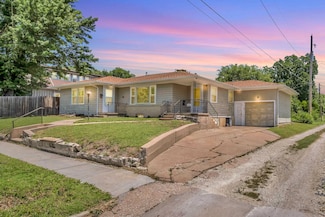 914 N Pine St, Newton, KS 67114