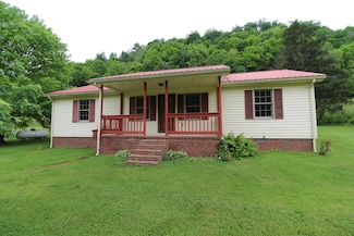 2492 Hartsville Rd, Lafayette, TN 37083