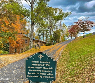 3315 Mattox Cemetery Rd, Sevierville, TN 37862