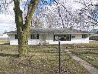 408 N Main St Unit Just north of downto, Topeka, IN 46571