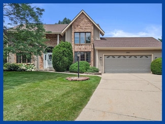 3967 S Victoria Cir, New Berlin, WI 53151