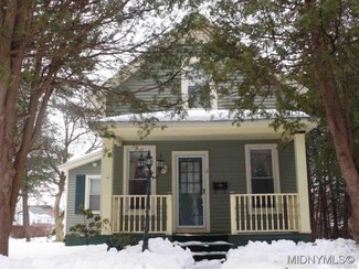 18 Porter St, New York Mills, NY 13417