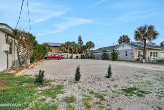 111 S 12th St, Flagler Beach, FL 32136