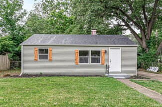 1320 Eastbrook Dr, South Bend, IN 46616