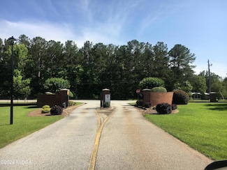 2716 Grey Fox Ct, Haddock, GA 31033