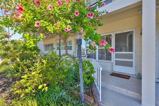 5695 40th Ave N Unit 301, Kenneth City, FL 33709