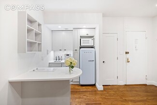 26 Gramercy Park S Unit 4-E, New York, NY 10003