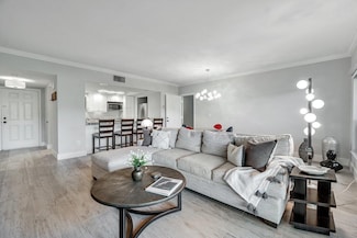 11863 Wimbledon Cir Unit 445, Wellington, FL 33414