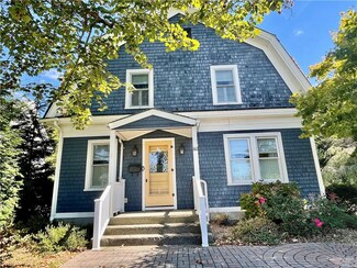 60 Beach St, Westerly, RI 02891