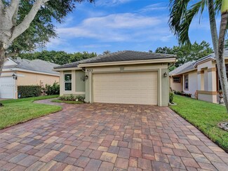 9213 Arborwood Cir, Davie, FL 33328