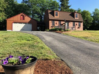 9 Aquarius Ln, Townsend, MA 01469