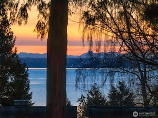 15128 Sunrise Dr NE, Bainbridge Island, WA 98110