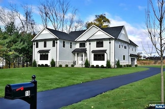 19 Meadowbrook Rd, Upper Saddle River, NJ 07458