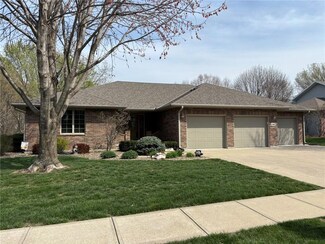 1007 S Cedar St, Savannah, MO 64485