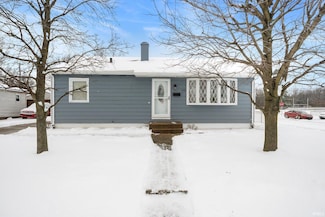 1133 Canterbury Dr, South Bend, IN 46628