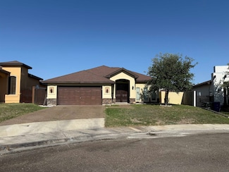110 Queen Palm Dr, Laredo, TX 78045