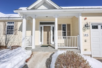 45 Old Stage Rd, Litchfield, NH 03052