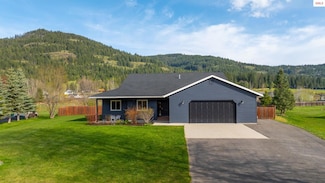 126 Hanley Ln, Sagle, ID 83860