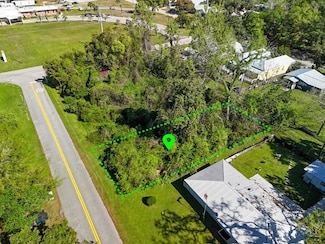 111 11th St, Apalachicola, FL 32320