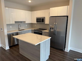 470 Main St Unit 619, Fort Lee, NJ 07024
