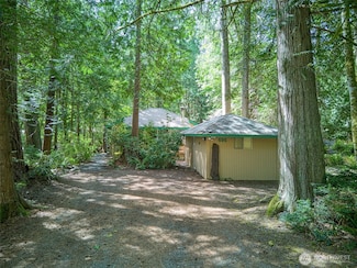 696 E Promontory Rd, Shelton, WA 98584