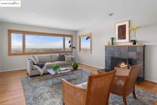 11718 Cranford Way, Oakland, CA 94605