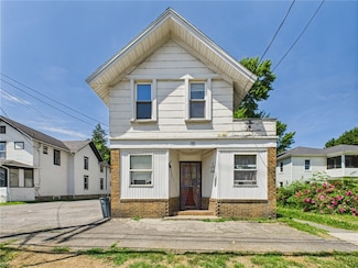 99 Washington St, Auburn, NY 13021