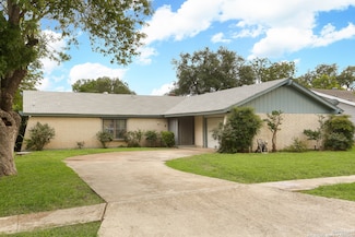 5018 Las Campanas St, San Antonio, TX 78233