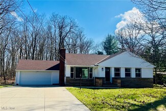 8041 Hi View Dr, North Royalton, OH 44133