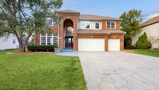627 Conestoga Rd, Naperville, IL 60563