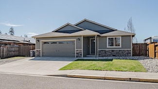 151 Wind Song Ln, Central Point, OR 97502