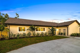 5247 Carmilfra Dr, Sarasota, FL 34231